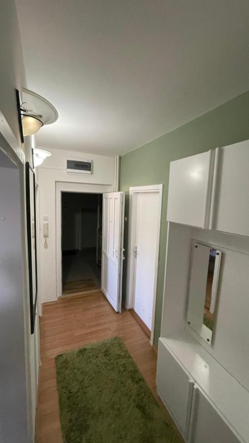 Apartman Jelena II Lägenhet Sremska Mitrovica Exteriör bild