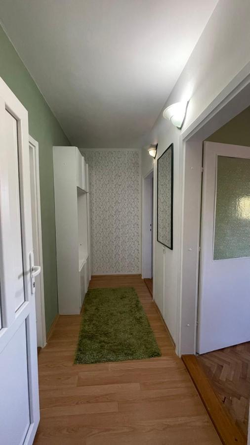 Apartman Jelena II Lägenhet Sremska Mitrovica Exteriör bild