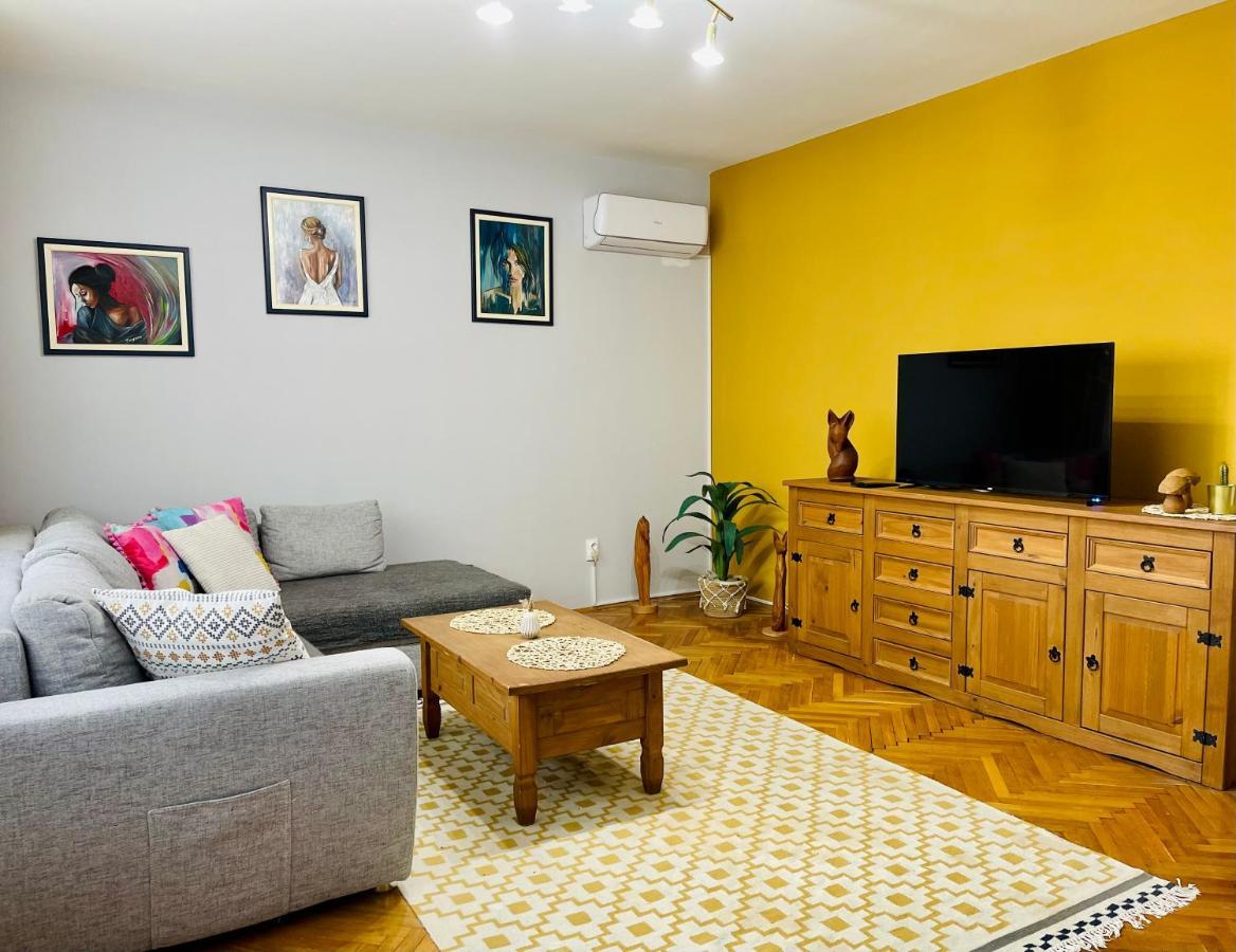Apartman Jelena II Lägenhet Sremska Mitrovica Exteriör bild