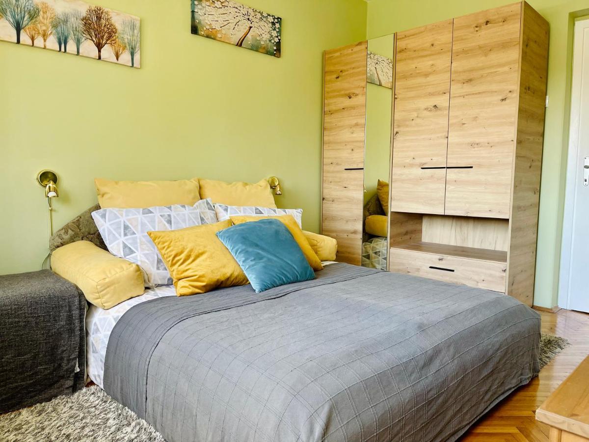 Apartman Jelena II Lägenhet Sremska Mitrovica Exteriör bild