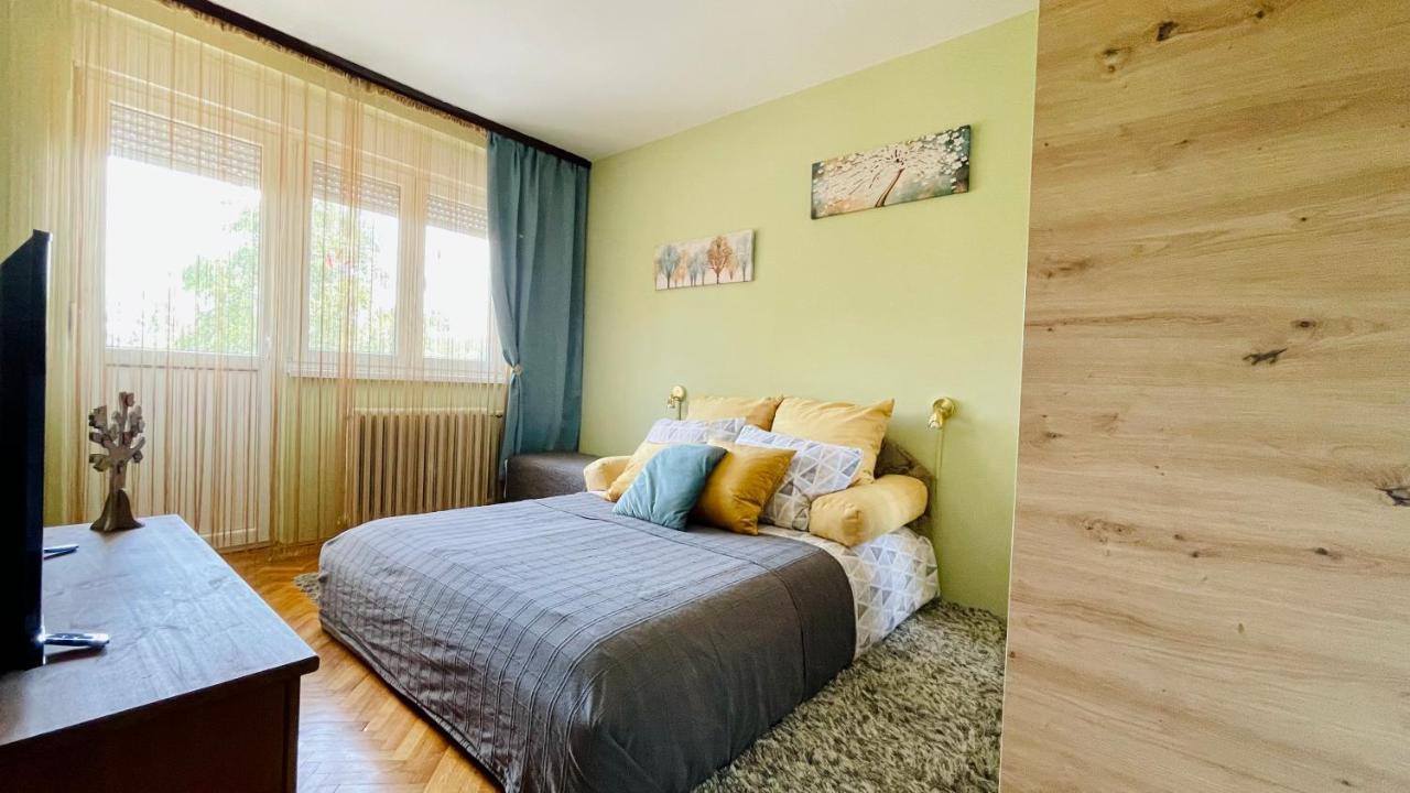 Apartman Jelena II Lägenhet Sremska Mitrovica Exteriör bild